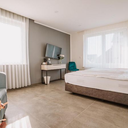 Mey Boardinghouse Aparthotel บีเลอเฟล์ด ภายนอก รูปภาพ