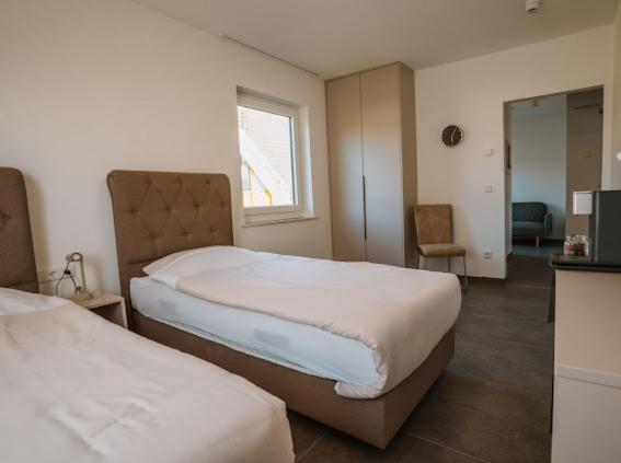 Mey Boardinghouse Aparthotel บีเลอเฟล์ด ภายนอก รูปภาพ