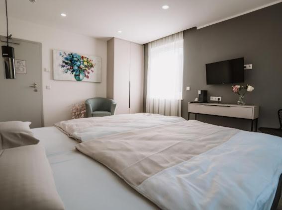 Mey Boardinghouse Aparthotel บีเลอเฟล์ด ภายนอก รูปภาพ