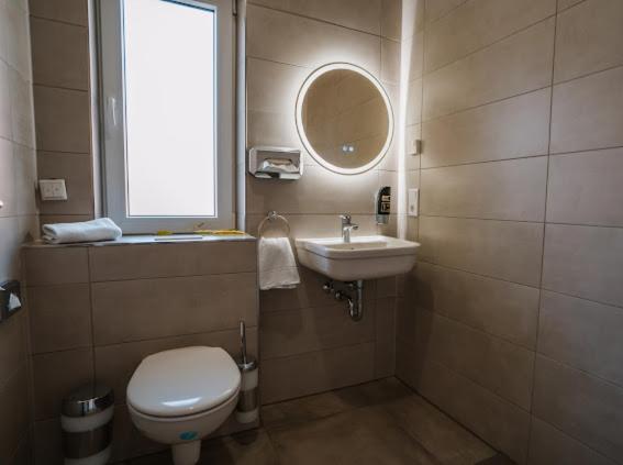 Mey Boardinghouse Aparthotel บีเลอเฟล์ด ภายนอก รูปภาพ