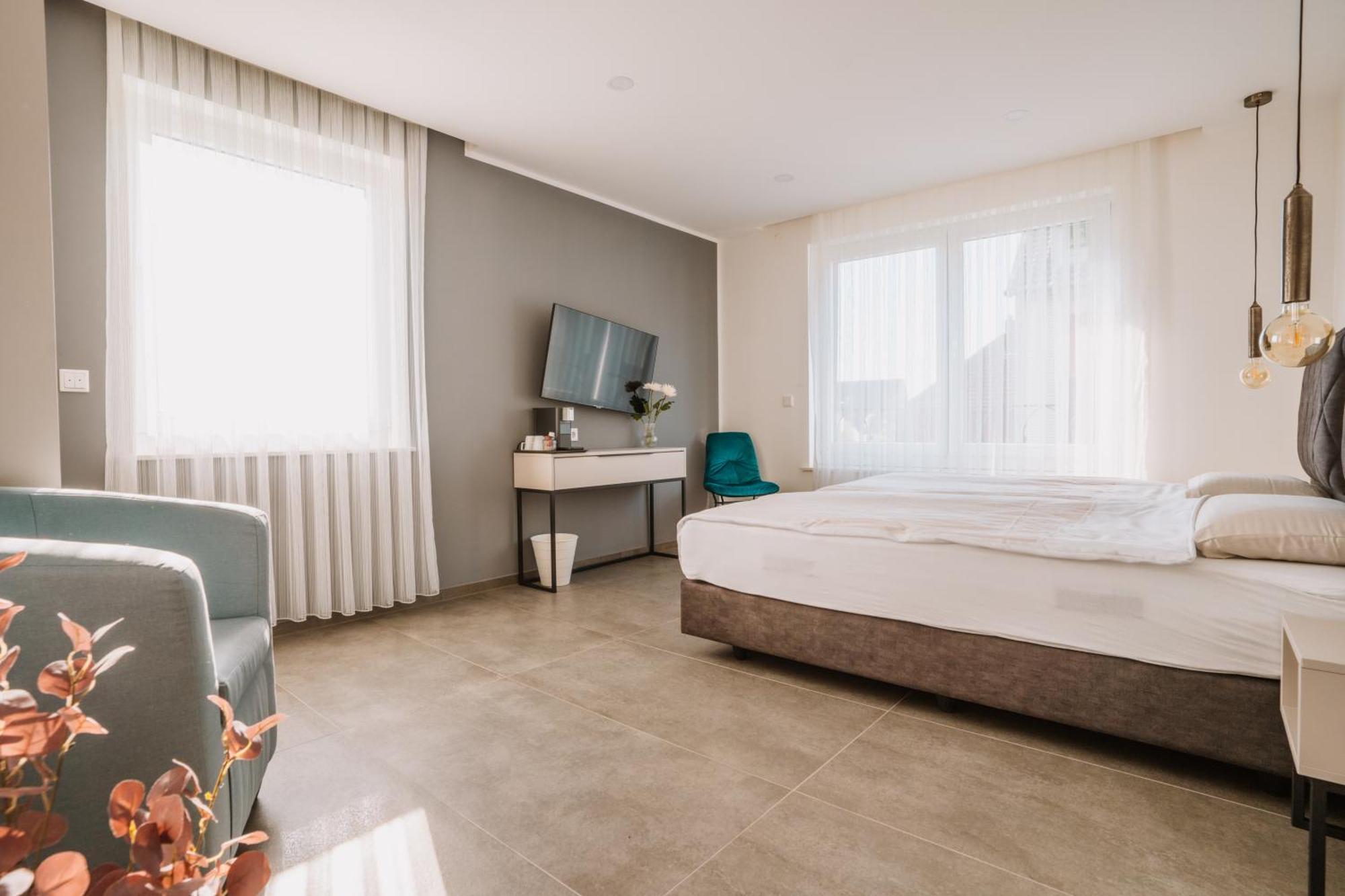 Mey Boardinghouse Aparthotel บีเลอเฟล์ด ภายนอก รูปภาพ